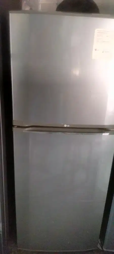 Kulkas 2 pintu merk LG