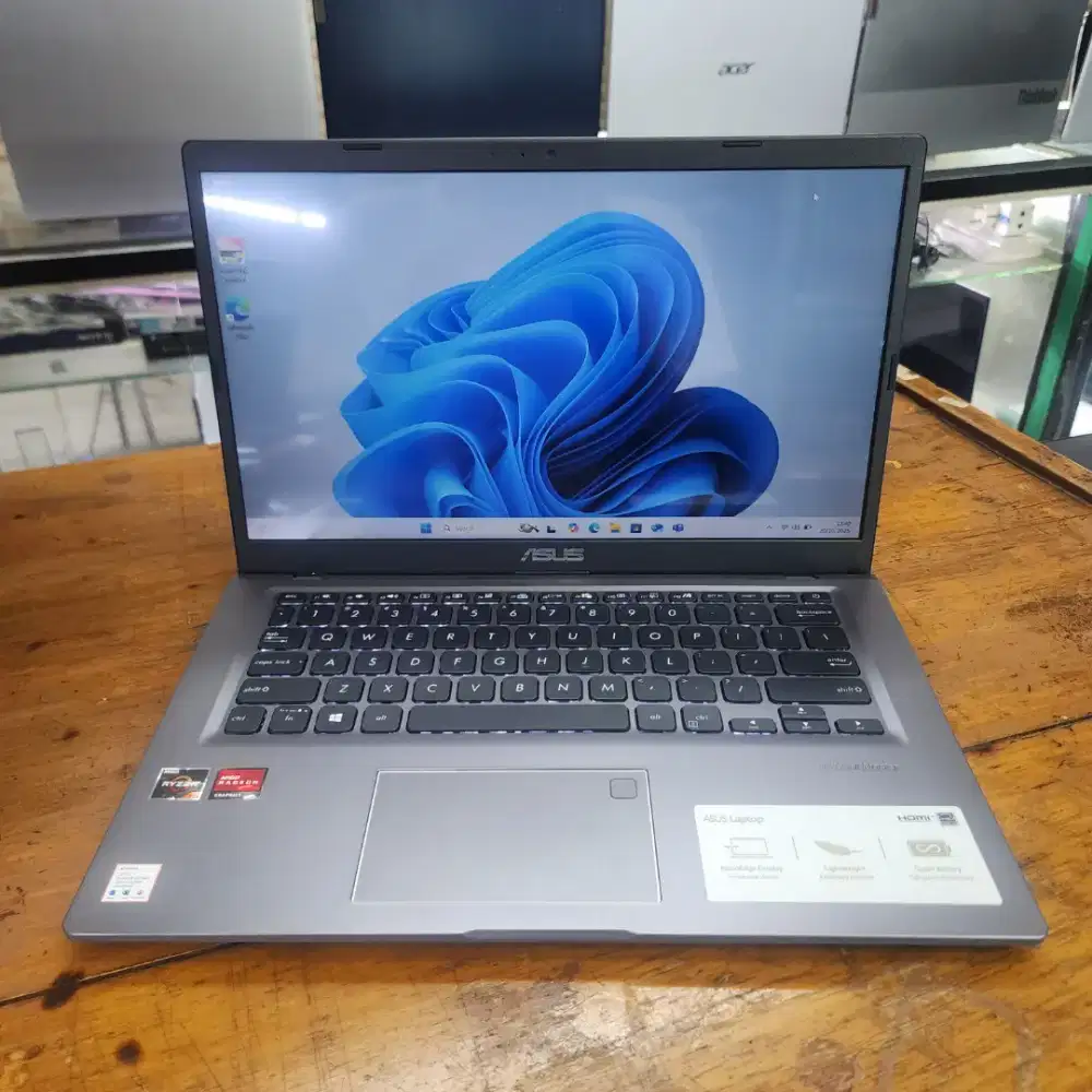 Asus Vivobook M415DAO Ryzen 3-3250U SSD 512GB ram 8GB 14 FHD Like new