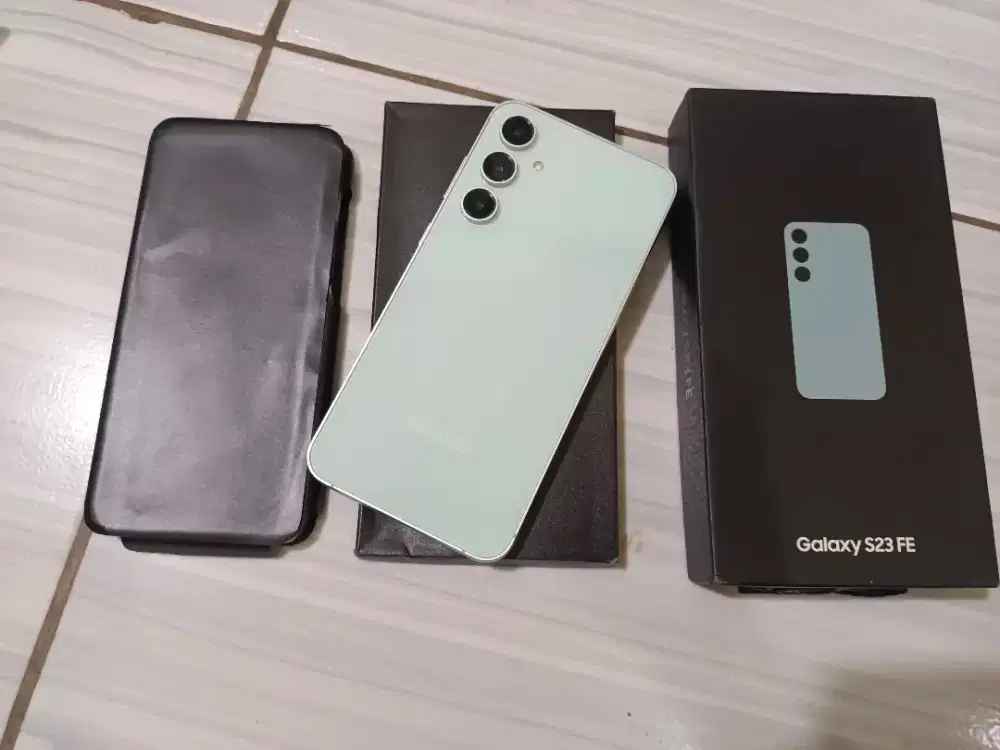 Samsung s23Fe 5g 8/256 normal