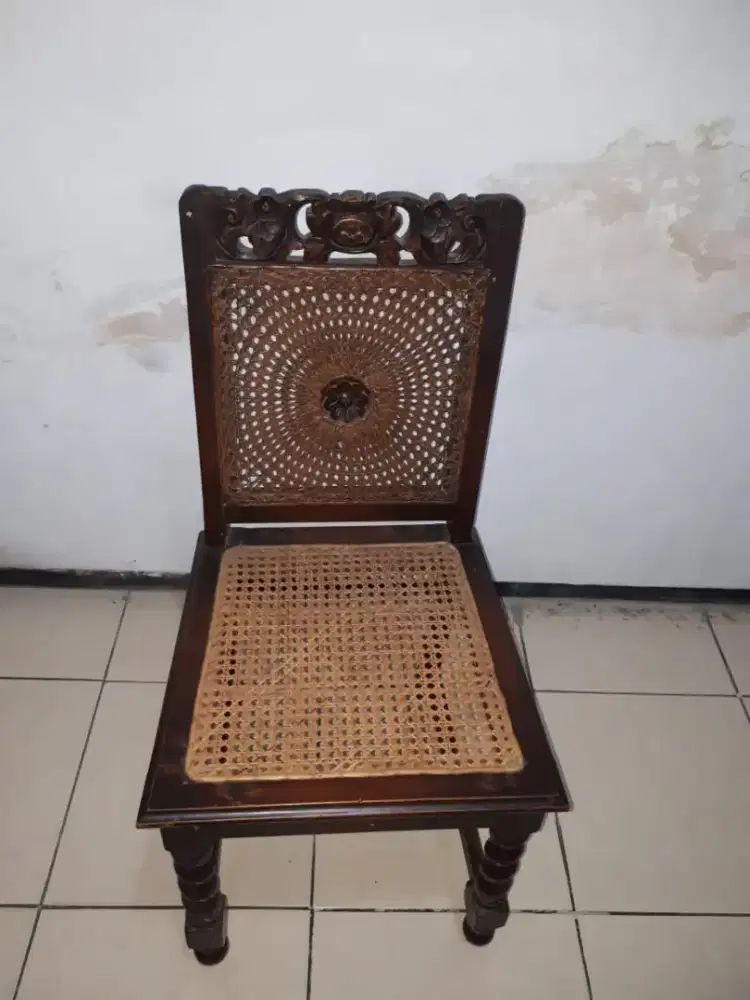 Kursi Jati Antik Ukiran