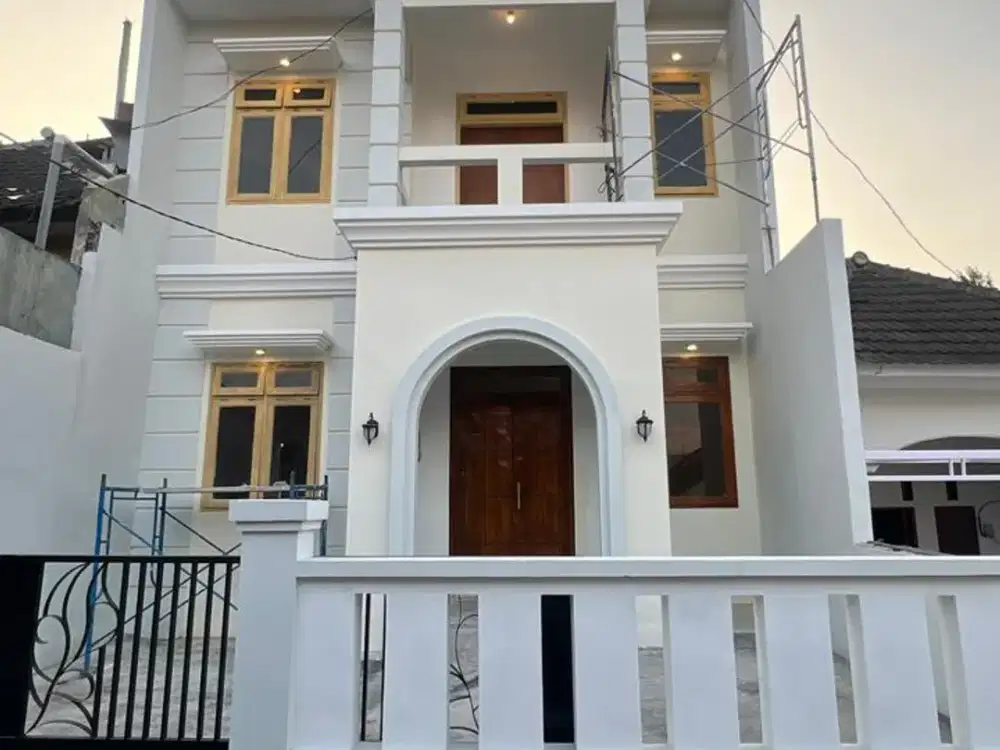 Dijual 2 Rumah Bersebelahan Lokasi Strategis Di Malang Kota