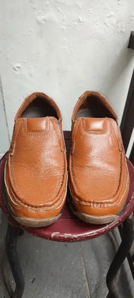 SEPATU PRIA KULIT ASLI UKURAN 43 COKLAT MUDA OREN