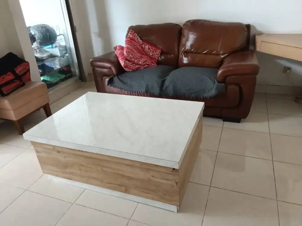 DiJual  1 set, :  2 sofa dan 1 meja tamu sliding