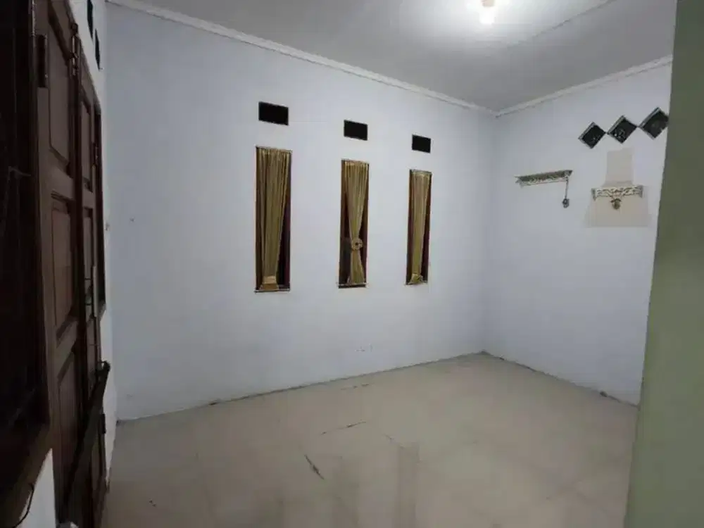 DIJUAL CEPAT RUMAH TERAWAT SIAP HUNI POSISI HOO DI KOMPLEK MARGAWANGI BUAHBATU MARGACINTA BANDUNG