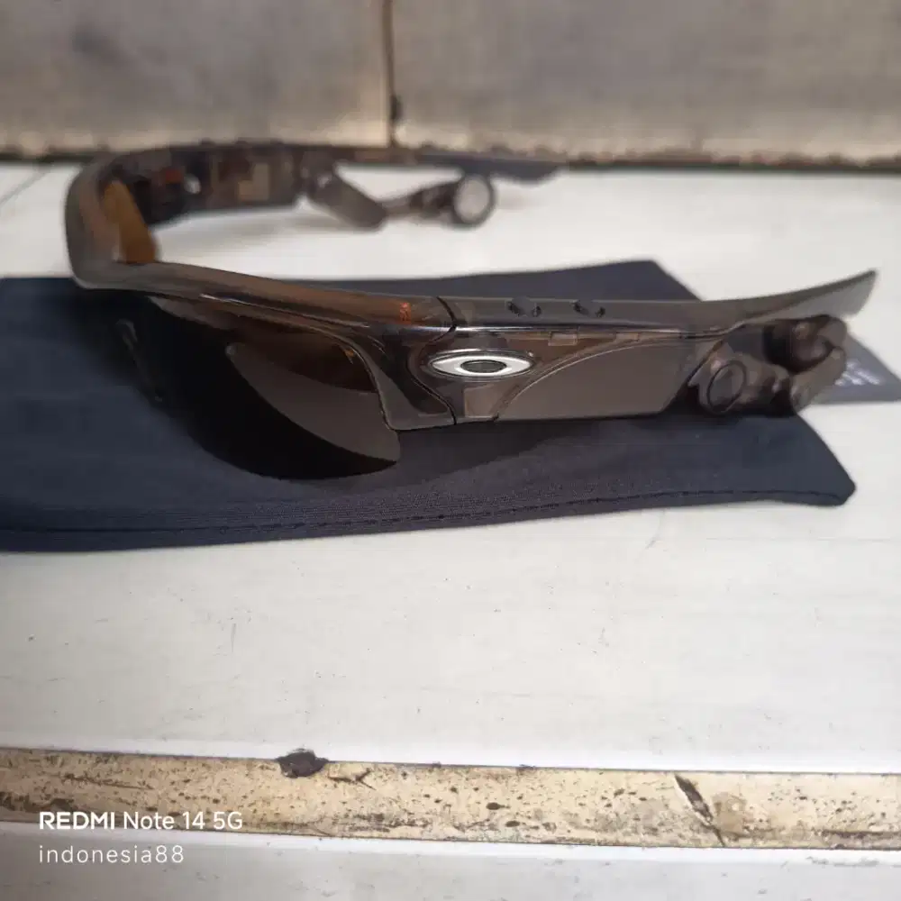 Kacamata oakley thump original