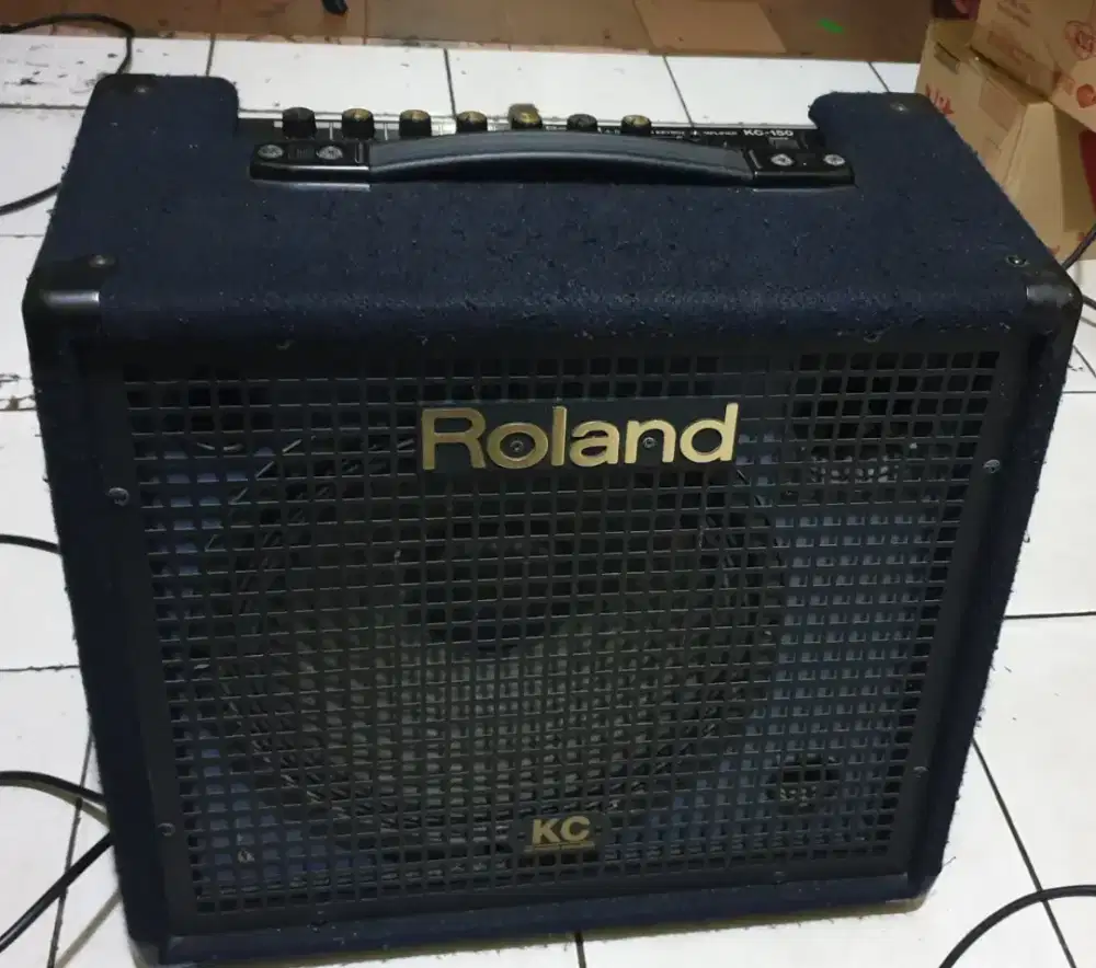 Amply keybord roland kc 150.