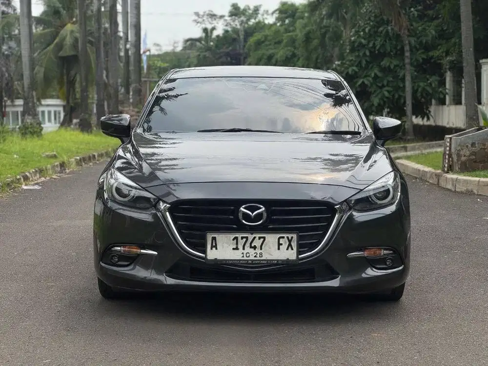 Low km Mazda 3 HB Skyactiv AT 2018