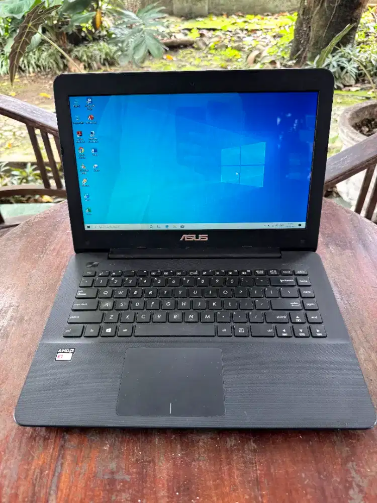 Laptop Asus X454Y Amd E1-7010 Ram DDR3 4gb R2 Grphics HDD 500gb mulus