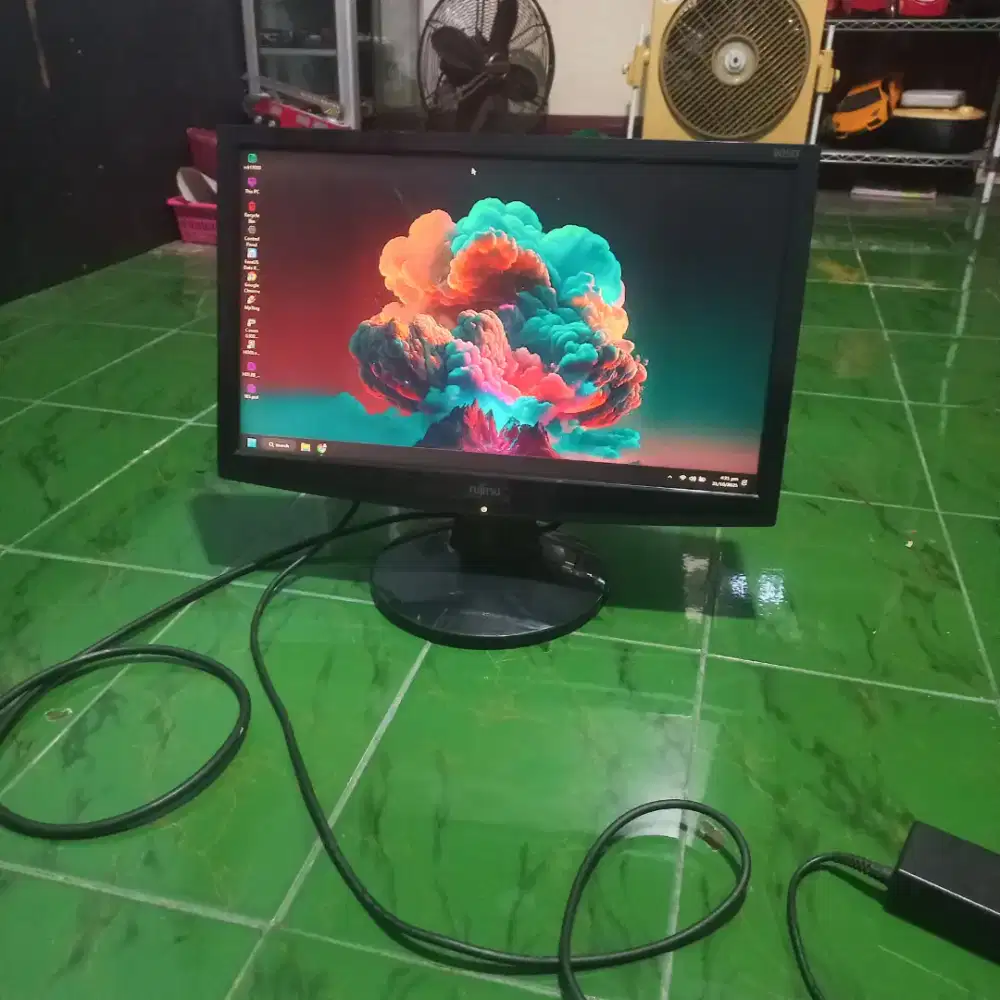 Monitor LCD Fujitsu 18.5 Wide (Bekas)