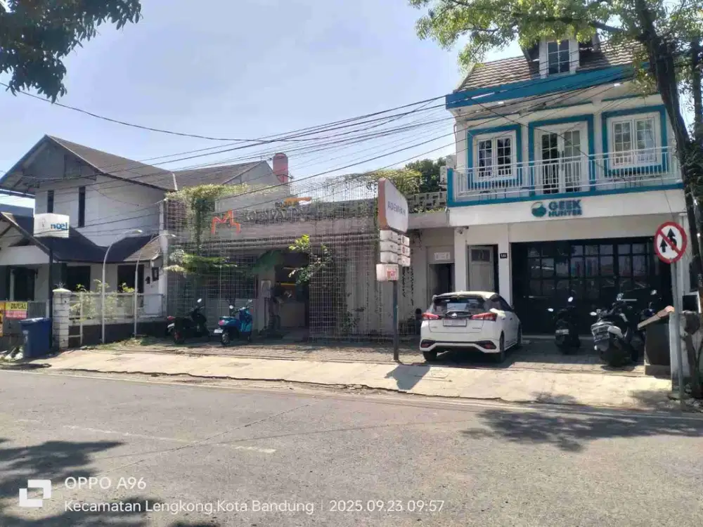 Dijual Cafe di sayap buah batu cocok untuk usaha kantor atau lembaga pendidikan