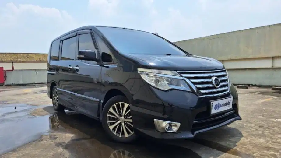 PROMO Low Angsuran Nissan Serena 2.0 Highway Star Bensin-AT 2017 FMT