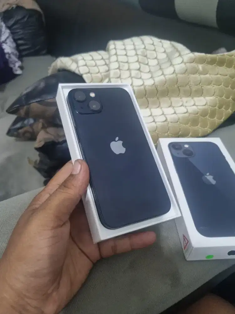 Iphone 13 128 GB resmi garansi ON