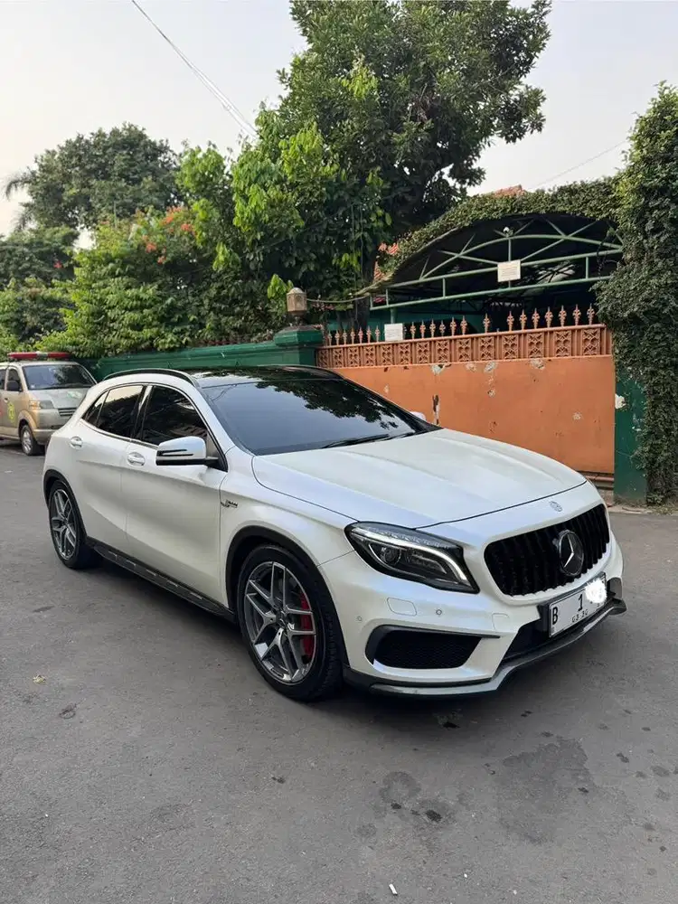 Mercedes benz GLA 45 AMG
