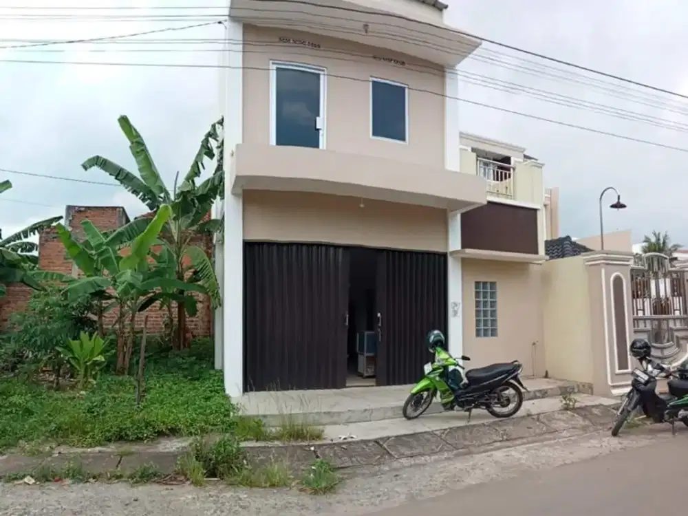 ruko dalam pemukiman warga gunung terang