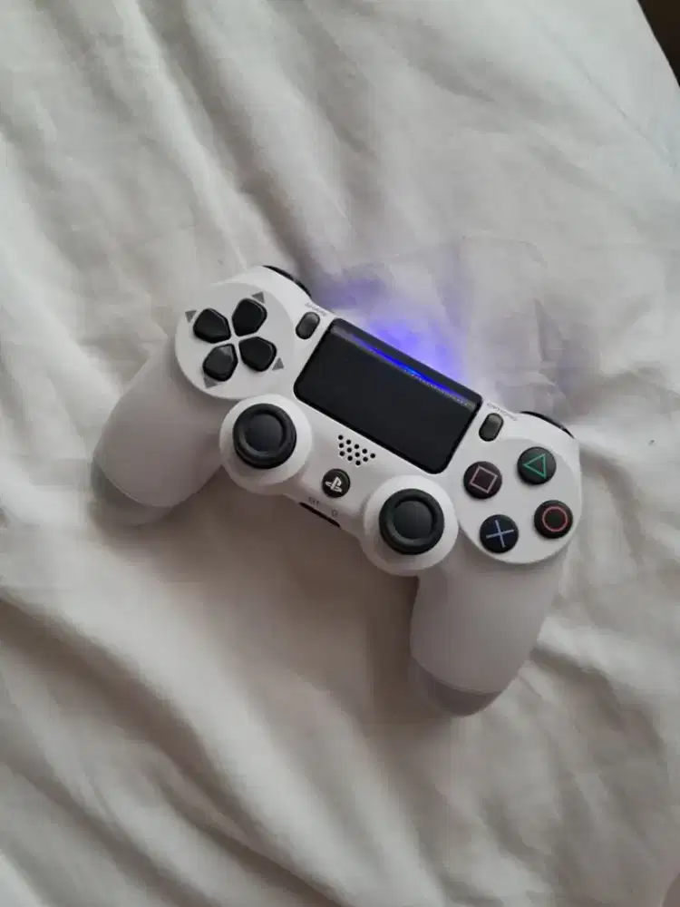 Di jual bundling Stick ps4 white