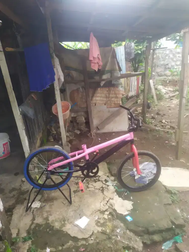 Sepeda balap siap pakai