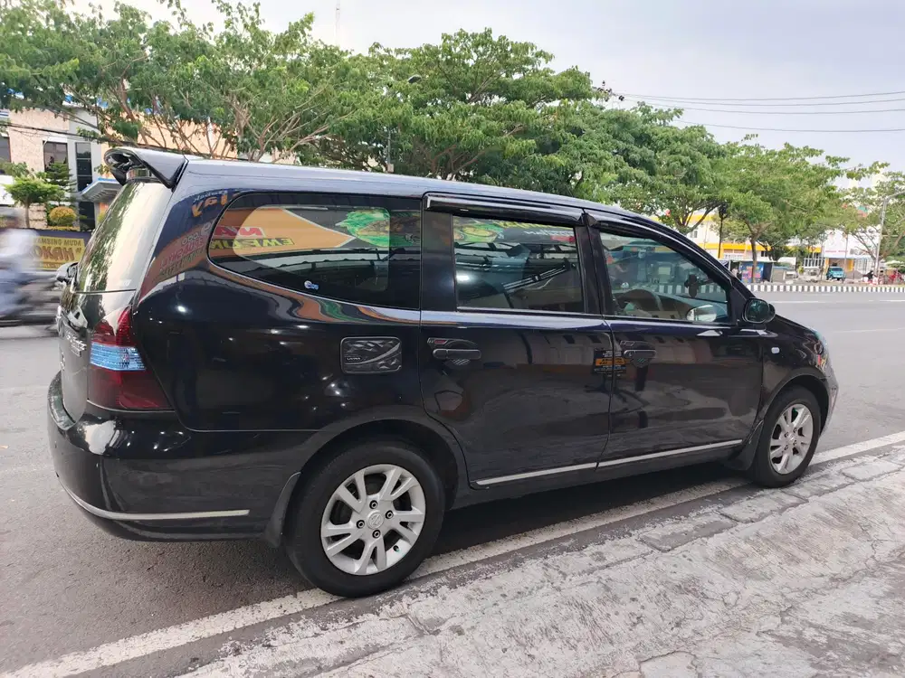 Nissan Grand livina 2009 Bensin