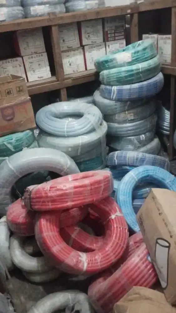 Jual selang air masih Baru merek.SQ da sekitar 300roll