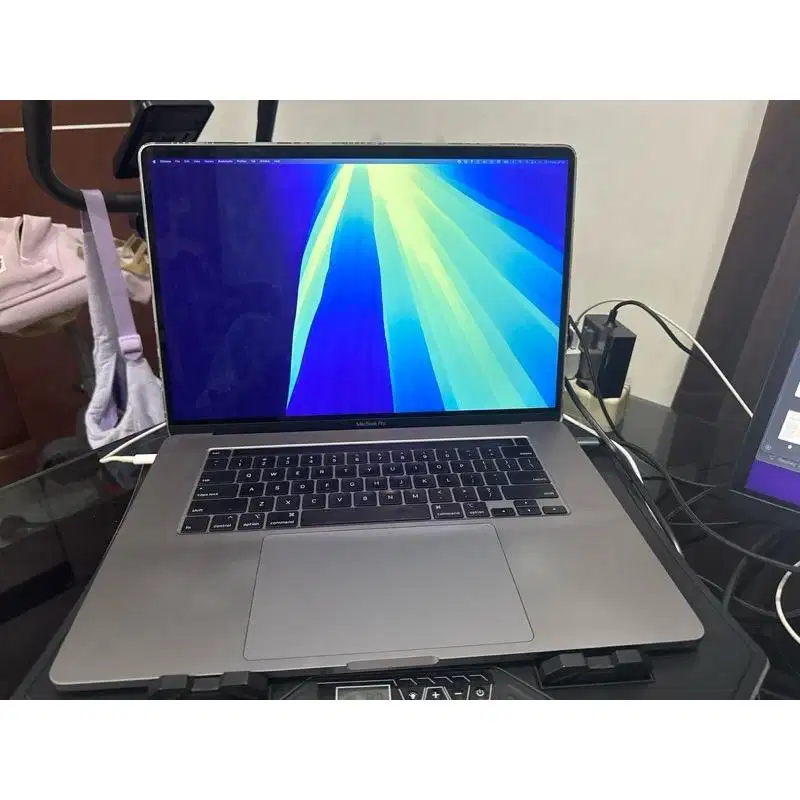 Macbook pro 2019 16 Inch touch bar 32/512