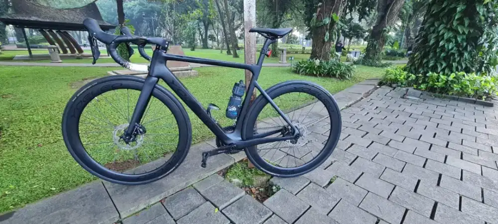 Sepeda Balap Karbon