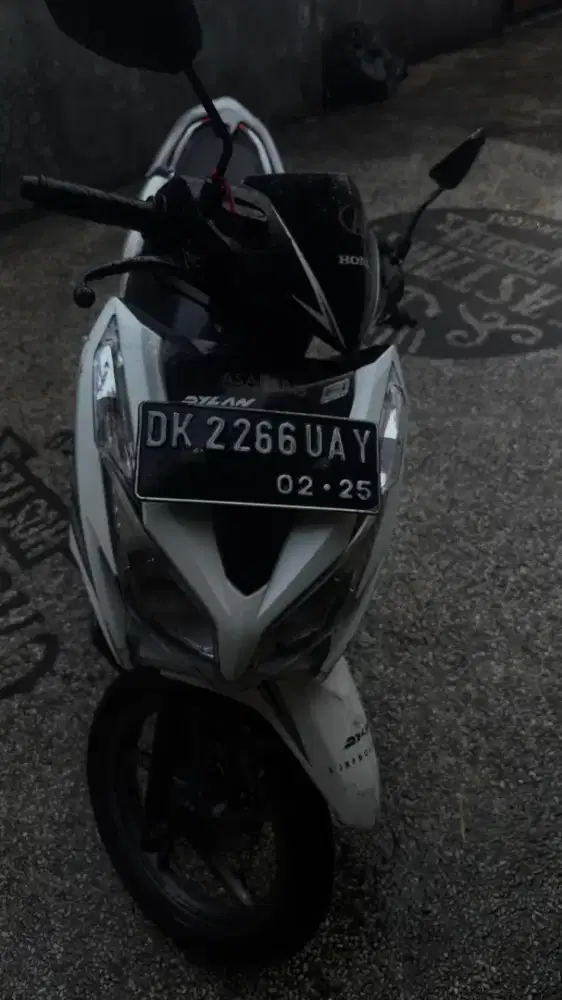 White Vario 125