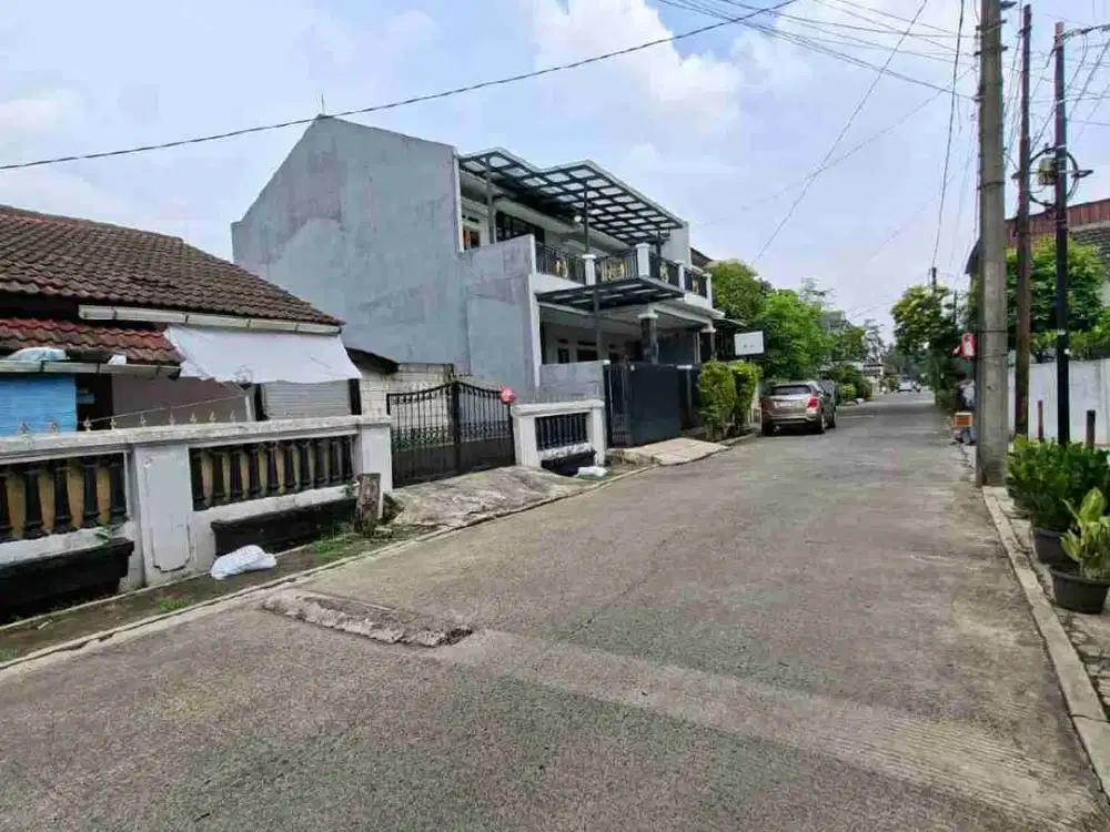 Dijual rumah murah hitung tanah 196m bebas banjir dekat jalan utama di pekayon galaxy