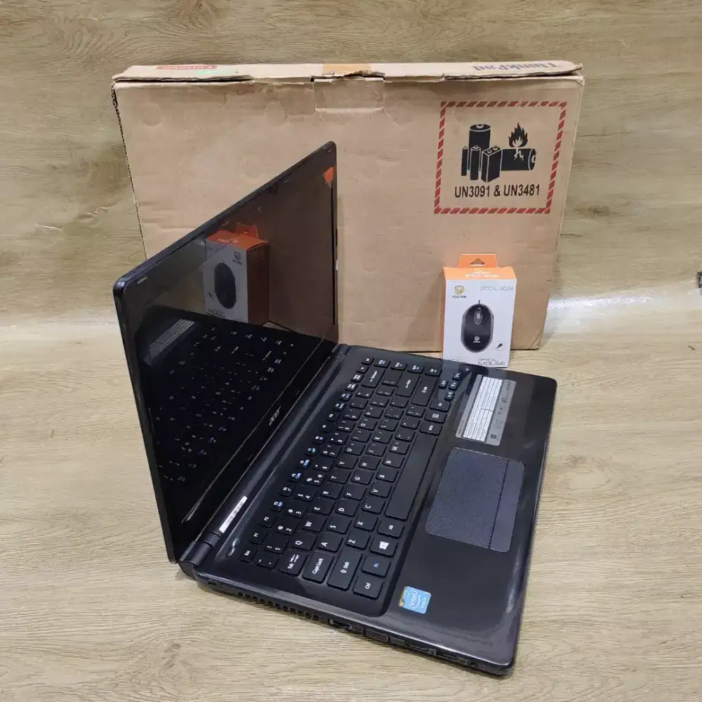 Laptop Acer Aspire Slim Ram 8GB bonus Mouse Baru Siap pakai [Bisa Dian