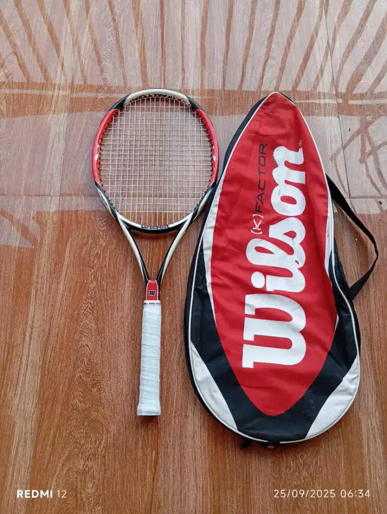 Raket tenis Wilson k factor