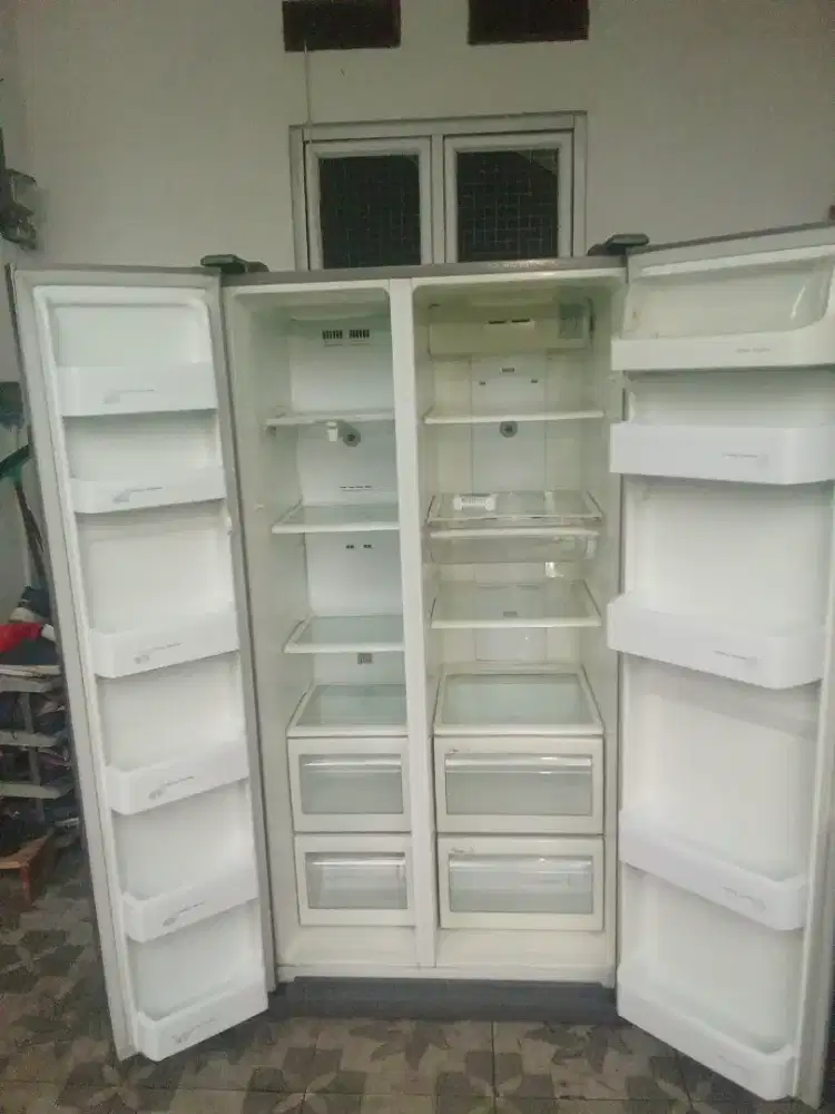 Kulkas side by side mewah merk samsung
