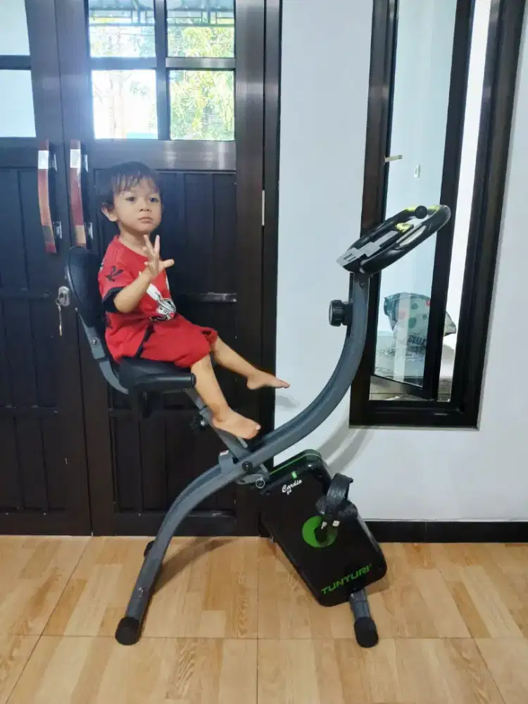 Sepeda statis gym drumah