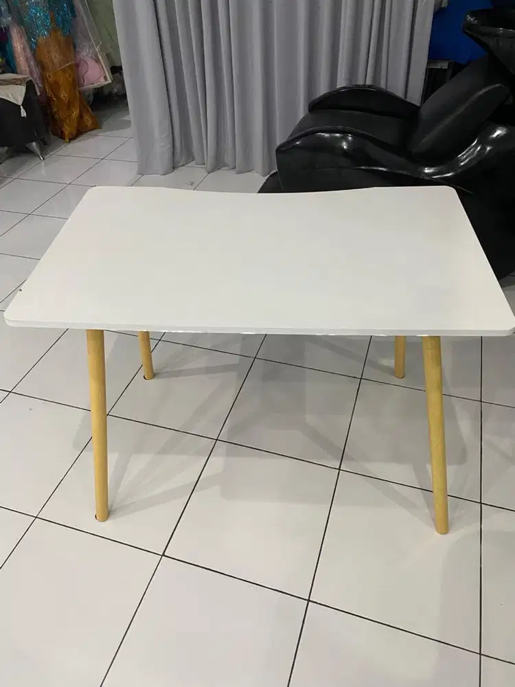 Meja Kerja / Meja Belajar