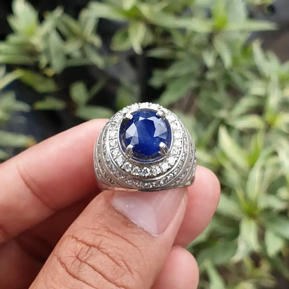 Natural Blue Sapphire Srilanka 3.69 crt