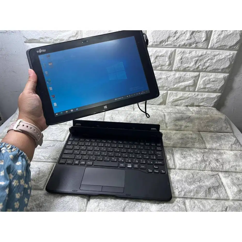 Laptop murah Fujitsu ram 4gb 128GB sekolah touch 2in1 pen bisa lepas
