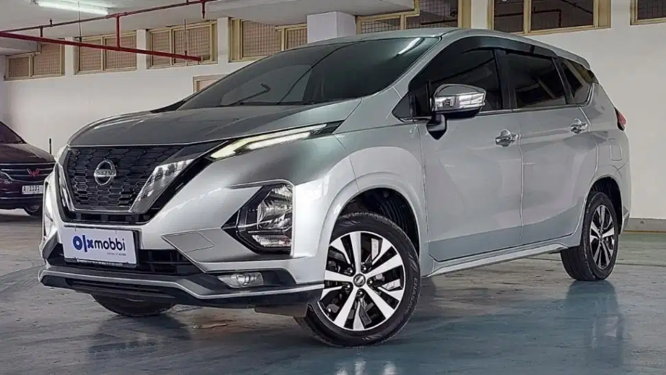 LOW DP Nissan Livina 1.5 VL Bensin-AT 2019 UOW