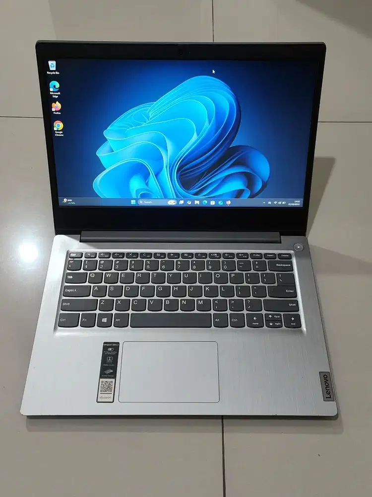 Laptop LENOVO IDEAPAD SLIM 3 Core i3 Gen 10 / 4GB / SSD 256GB / 14