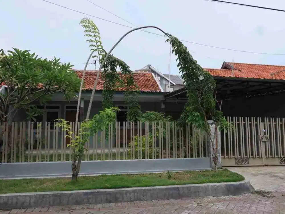 dijual rumah siap huni di gayungsari barat surabaya 11x25hanya 2,8m