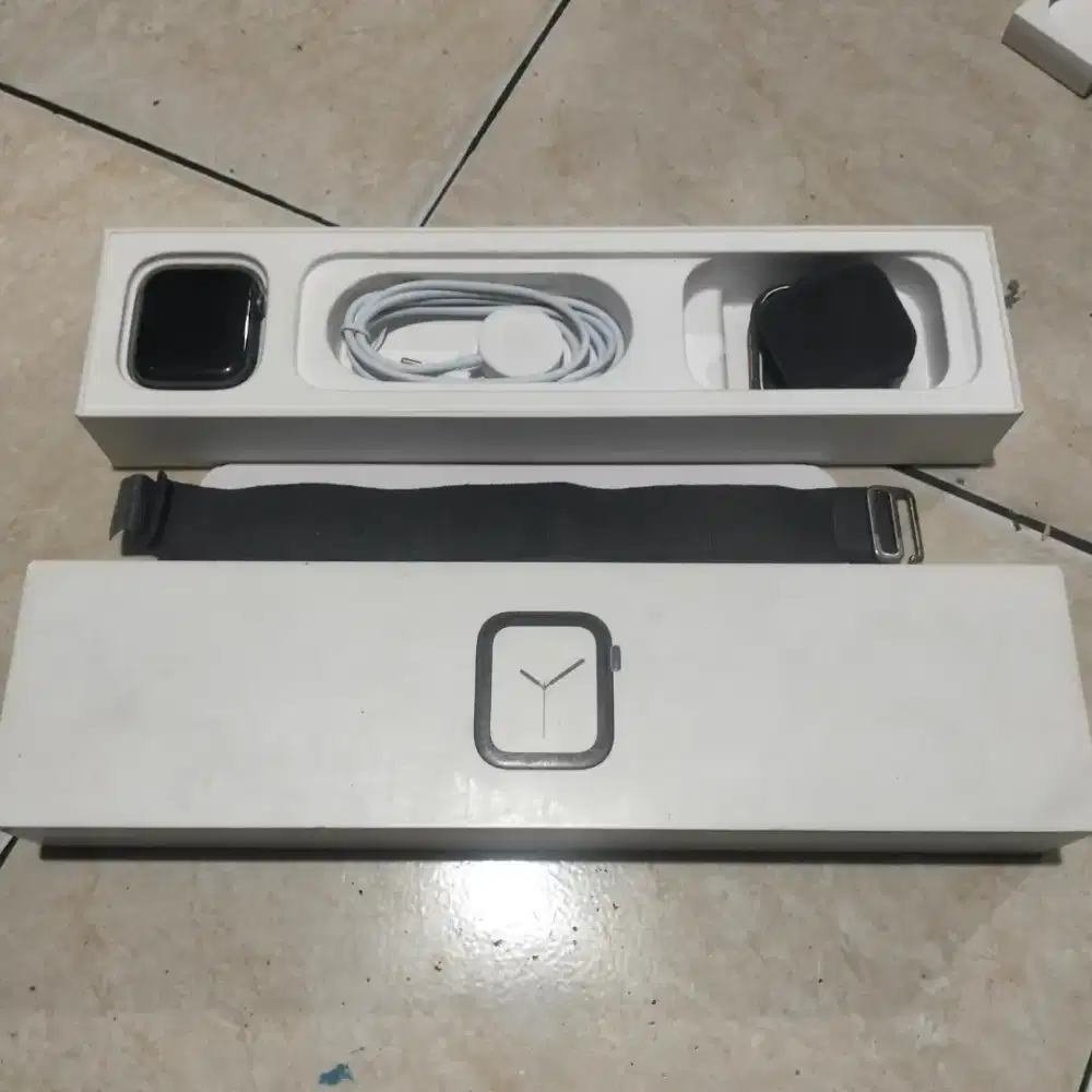 APPLE WATCH SERIES 4 44MM FULLSET