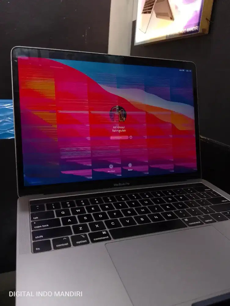 MACBOOK LAPTOP PRO PERBAIKAN LAYAR