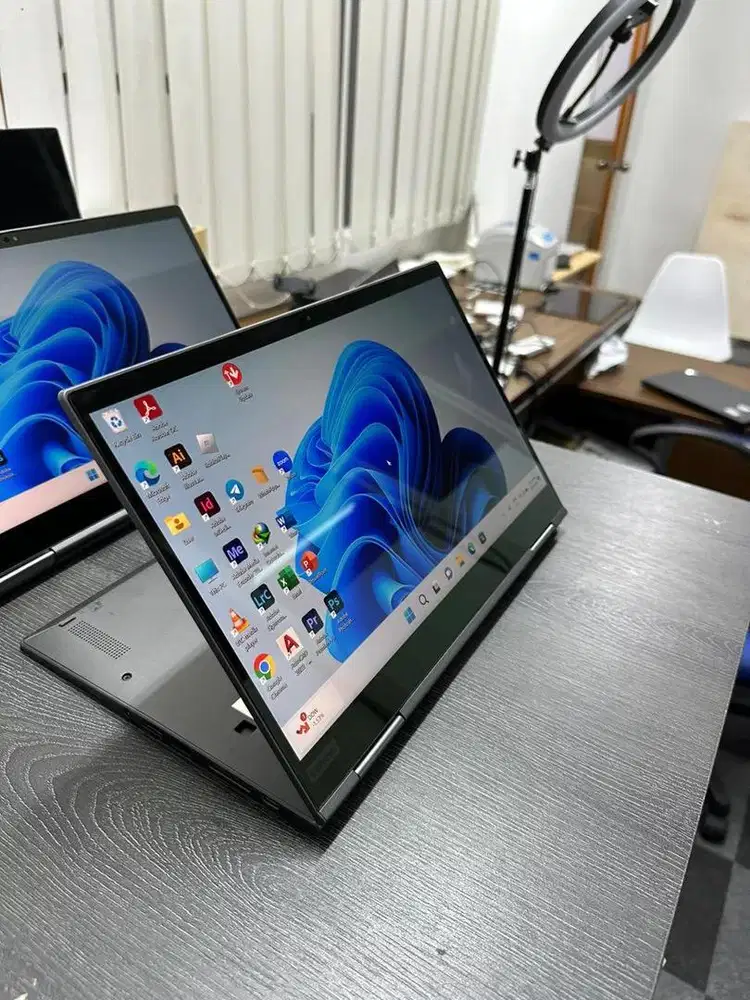 Lenovo X1 i7 16GB/1TB Yoga Carbon 10610U TOUCHSCREEN