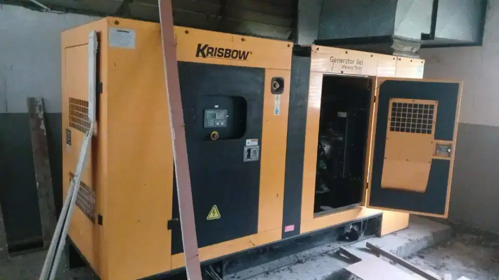 Genset Bekas (Jual Sat Set!) Masih Pondasi! 125Kva Silent Cumins