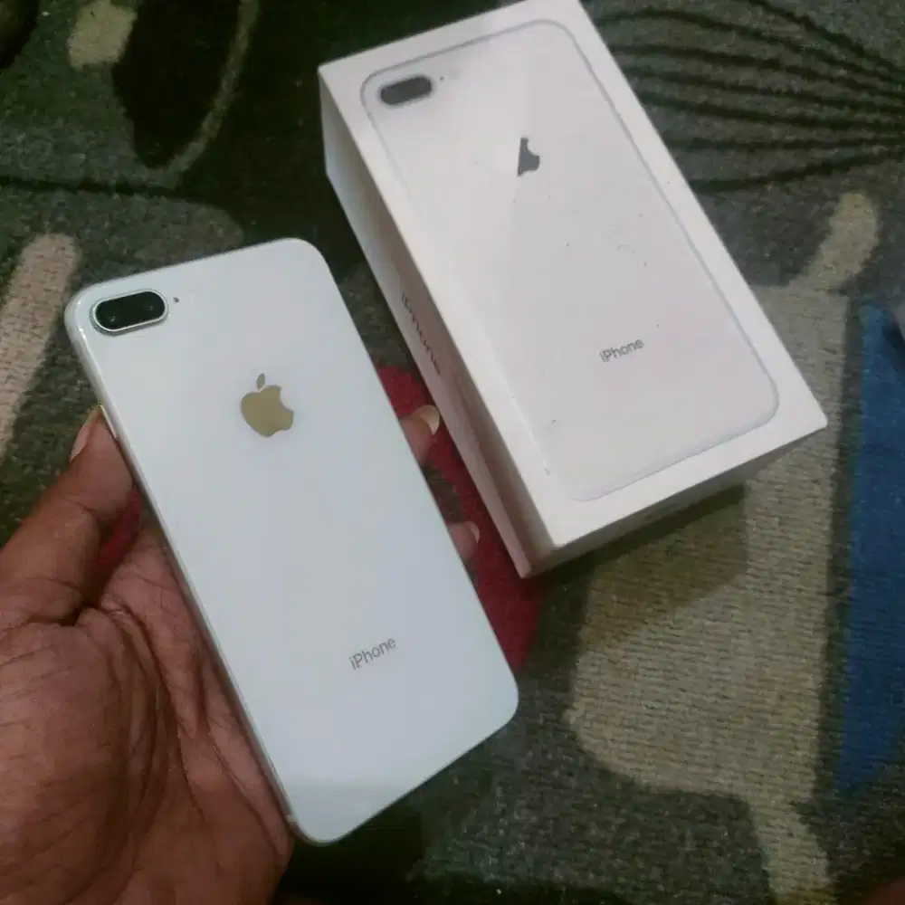 iphone 8plus 64 GB lengkap Whitelist