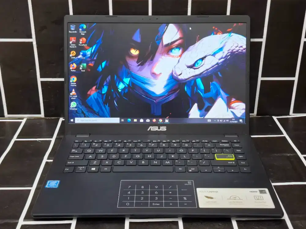 Laptop Asus Vivobook E410MA Celeron N4020/ Ram 4 GB/SSD 128 + SD 64 GB