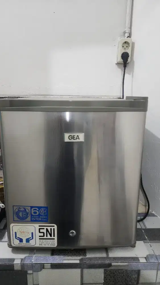 Kulkas GEA bekas