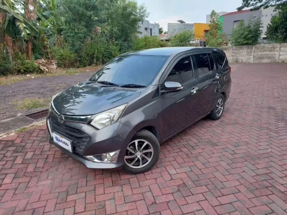 DP MURAH Daihatsu Sigra 1.2 R Bensin Matic 2017 Abu-ABu w RY