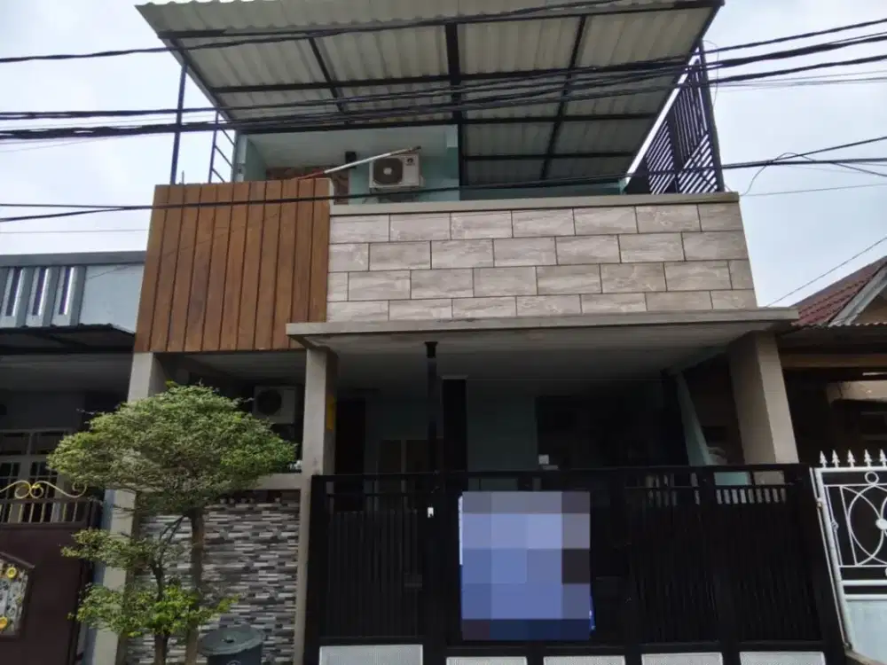 DIJUAL RUMAH 2 LANTAI FURNISHED RAPIH DAN SIAP HUNI TAMAN ROYAL 3