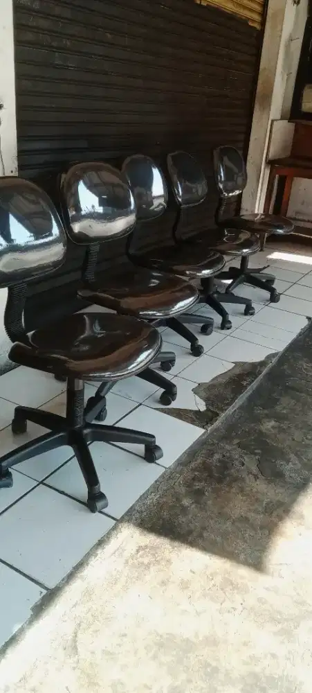 Kursi kantor paket manul