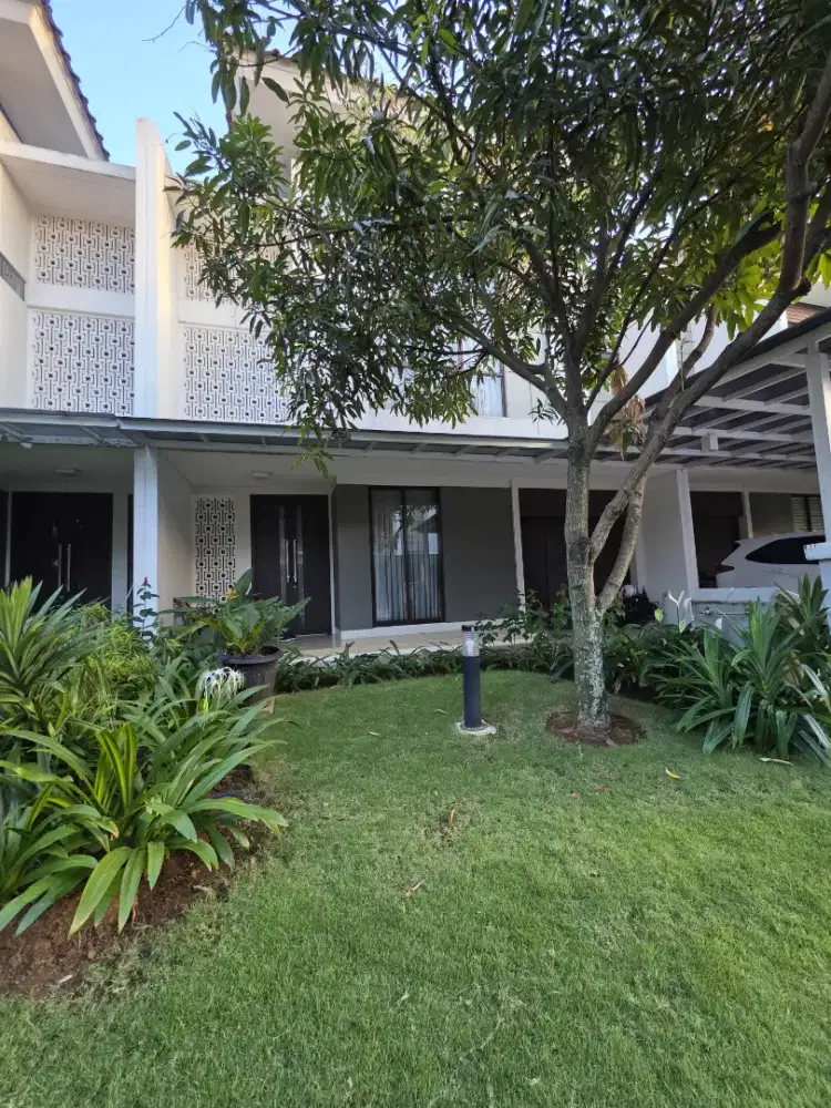 DISEWAKAN RUMAH SUMMARECON BANDUNG SIAP HUNI