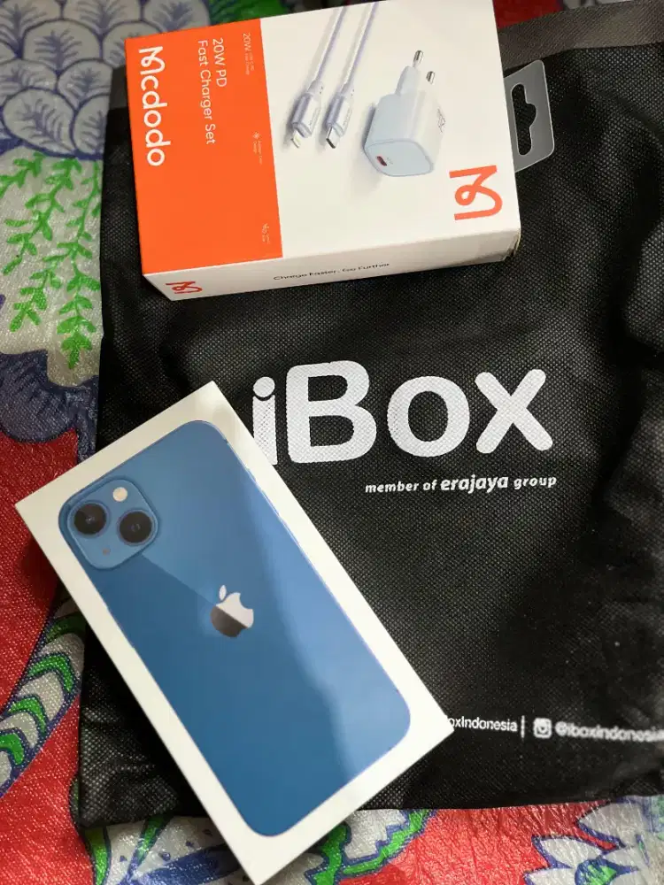 Jual Cepat! Iphone 13 ( 128 Ibox ) Pemakaian 1 Tahun
