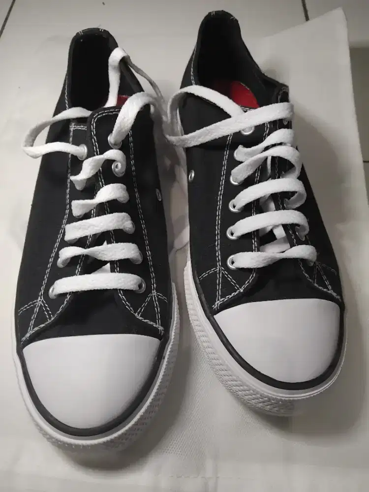 Dijual sepatu merk North star