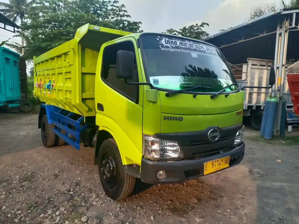 Hino Dutro 136HD Dump Truk